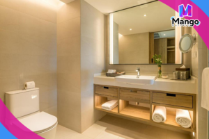 غرفة قياسية كينغ مع شرفة وإطلالة على الجبل