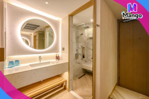 1 King Premium City View Balcony