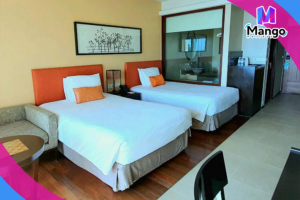 غرفة كلاسيكية مع سرير توأم