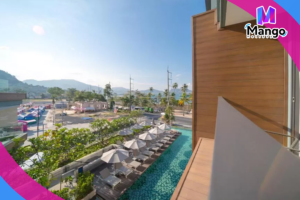 غرفة ديلوكس مزدوجة أو توأم مطلة على المسبح