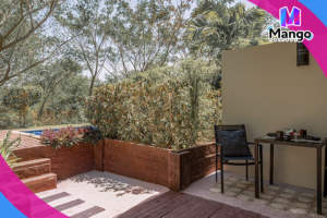 OUTDOOR JACUZZI SUITES