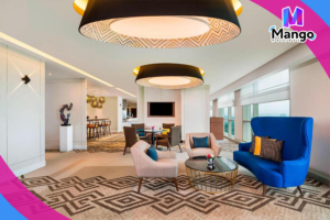 1 King Bed, Club Lounge Access, Suite