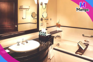 جناح جونيور كينغ مع شرفة وإمكانية الدخول إلى النادي - إطلالة عَلى الحديقة