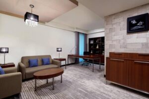 جناح كوربوريت كينغ من غرفة نوم واحدة مطل على المدينة 