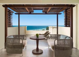 جناح كينغ مع تراس وإطلالة على المحيط 