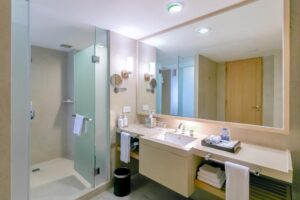 جناح كينغ مع شرفة وإطلالة على المحيط 