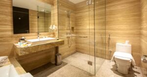 ديلوكس بلس مع حوض استحمام 