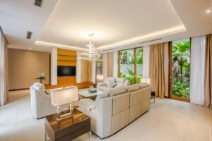 فيلا من ثلاث غرف نوم على شاطئ البحر مع مسبح خاص  