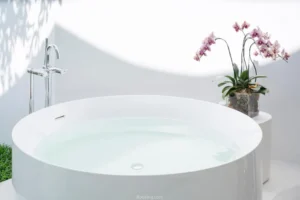 فيلا سالا على شاطئ البحر ومسبح