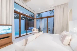 فيلا سالا على شاطئ البحر ومسبح