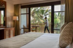 أديوانا مع إطلالة على الغابة