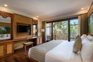 أديوانا مع إطلالة على الغابة