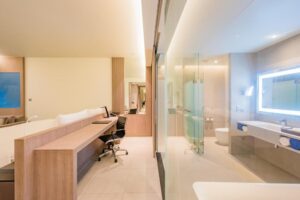 غرفة كومفي مع إمكانية استخدام المسبح