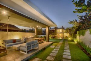 فيلا باجانب شاطئ البحر بثلاث غرف نوم و مسبح خاص