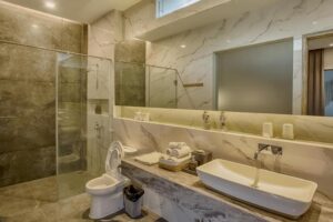 فيلا باجانب شاطئ البحر بثلاث غرف نوم و مسبح خاص