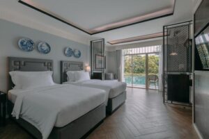Deluxe Double Room with Pool Access