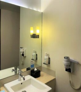 غرفة كوين زاوية قياسية