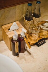 أديوانا مع إطلالة على الغابة