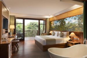 أديوانا مع إطلالة على الغابة