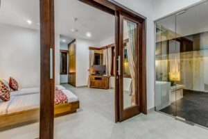 فيلا على شاطئ البحر بثلاث غرف نوم و مسبح خاص 