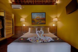 فيلا من غرفتي نوم ومسبح مع إطلالة على الوادي 