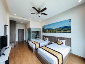 Premier Twin Room with Lake View