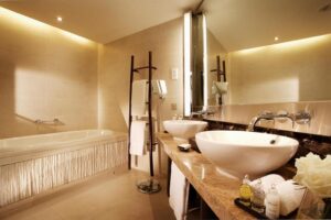 Junior King Suite with City View