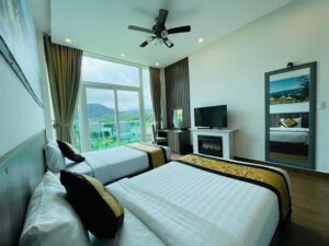 Premier Twin Room with Lake View