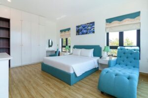Suite with Lake View