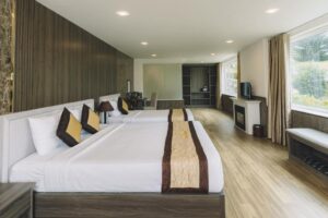 Deluxe Triple Room with Lake View