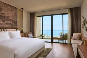 Superior Room with Balcony and Sea View
