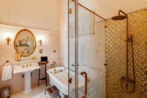 Luxury without Balcony 