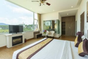 Premier Double Room with Lake View