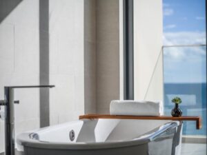 One-Bedroom Suite with Oceanfront