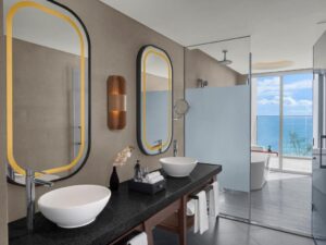 One-Bedroom Suite with Oceanfront