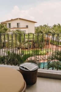 Deluxe Pool 