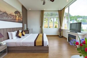 Premier Double Room with Lake View