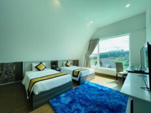 Premier Twin Room with Lake View