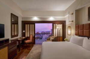 Classic Club King Room with Lake View