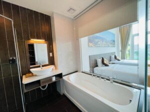 Premier Twin Room with Lake View