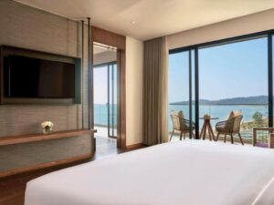 Sea View Suite Room with Balcony