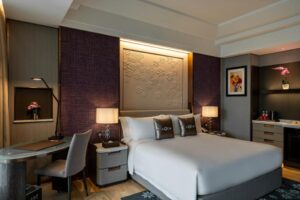 EXECUTIVE POOL ROOM
