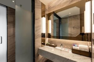 Premium pool suite twin king