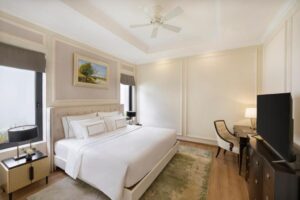 The Level Three-Bedroom Villa with Lake View and Private Pool