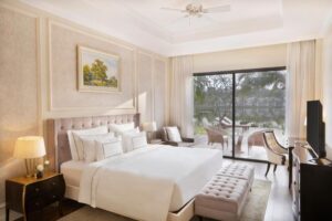 The Level Three-Bedroom Villa with Lake View and Private Pool