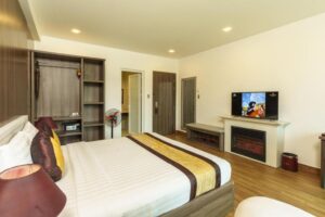 Deluxe Double Room with Lake View