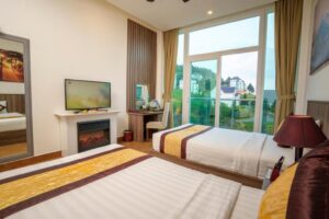 Premier Twin Room with Lake View