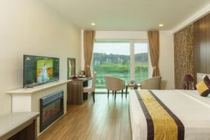 Deluxe Double Room with Lake View