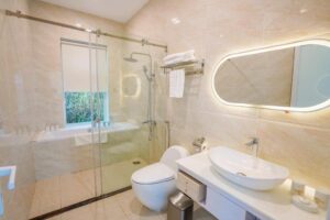 Suite with Lake View