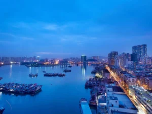 Luxury Room 1 King-Size Bed River Views 